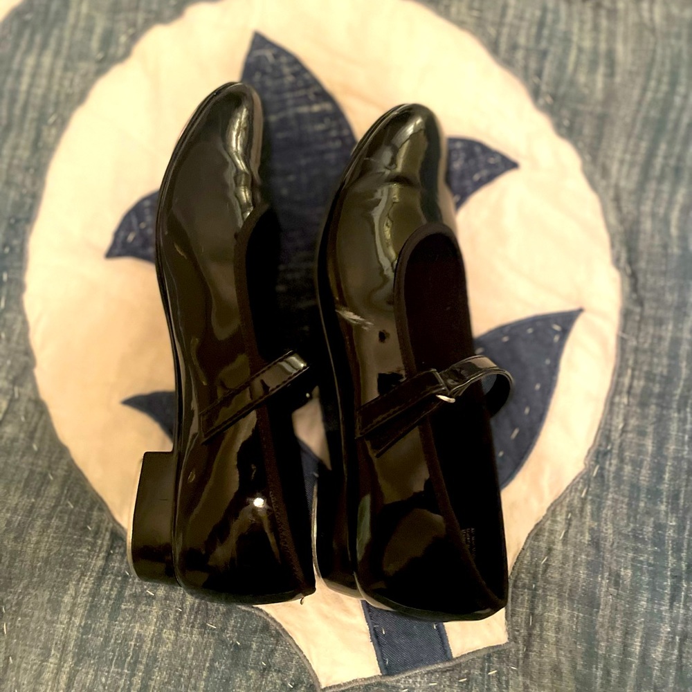 Girls Tap shoes , size 13.5 in good condition!